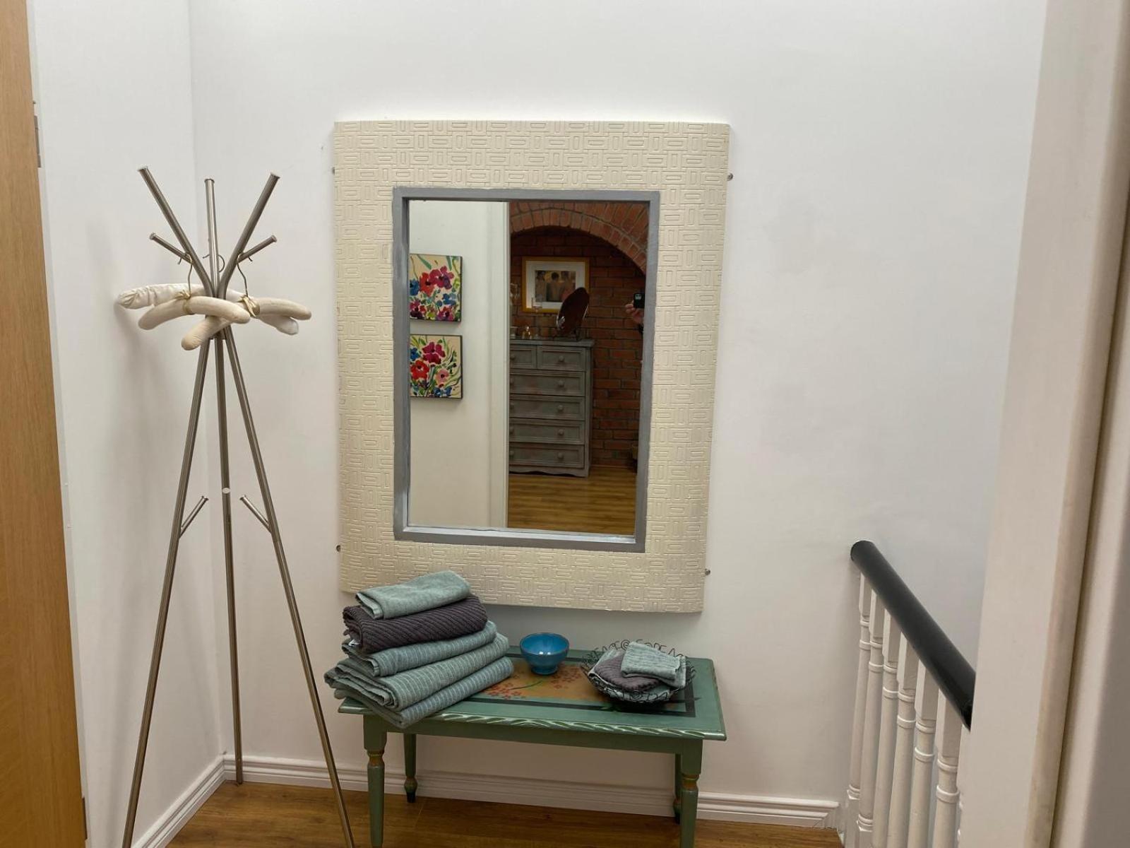True Colours Apartment In Central Location Bangor  Buitenkant foto