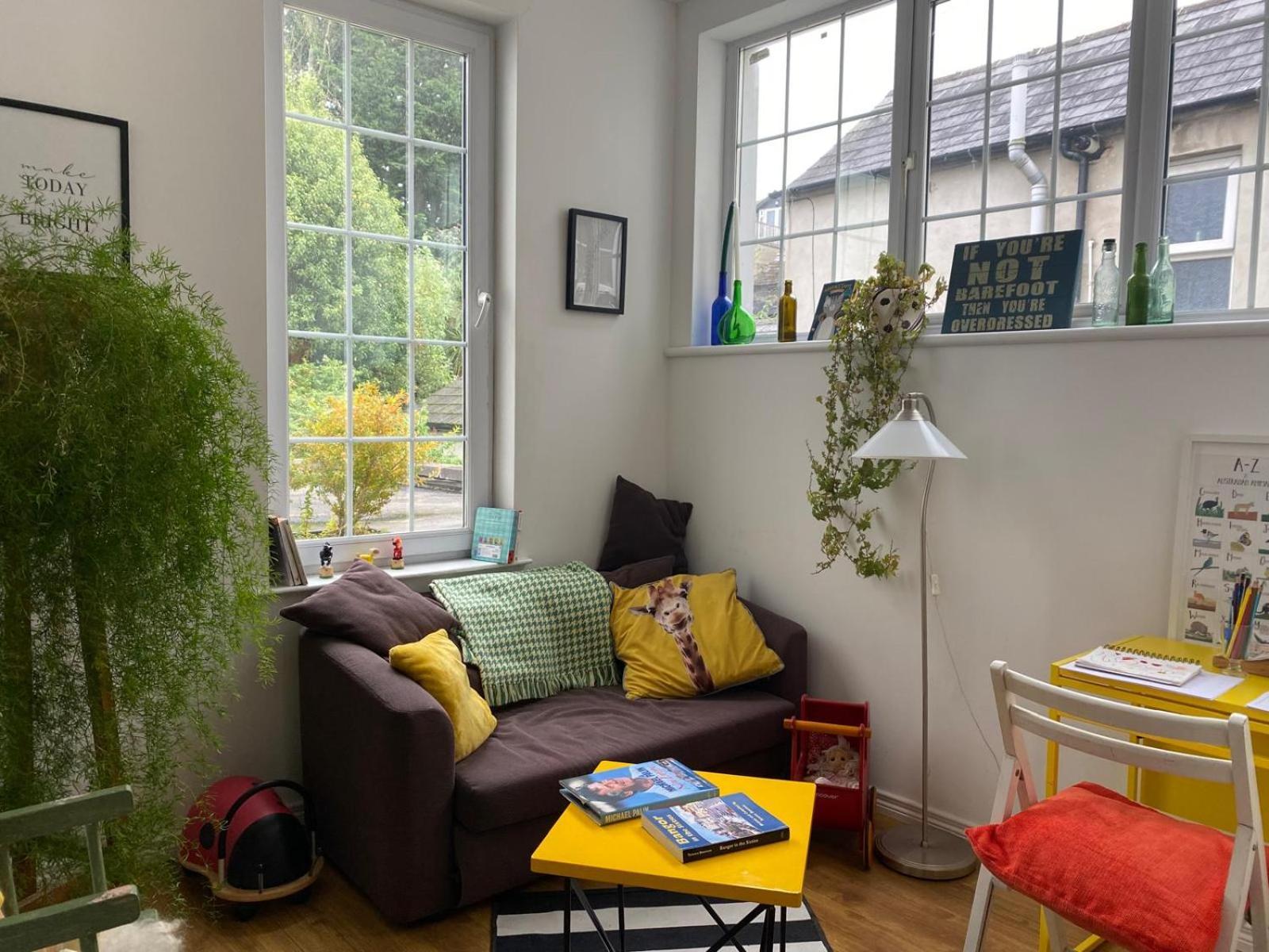 True Colours Apartment In Central Location Bangor  Buitenkant foto
